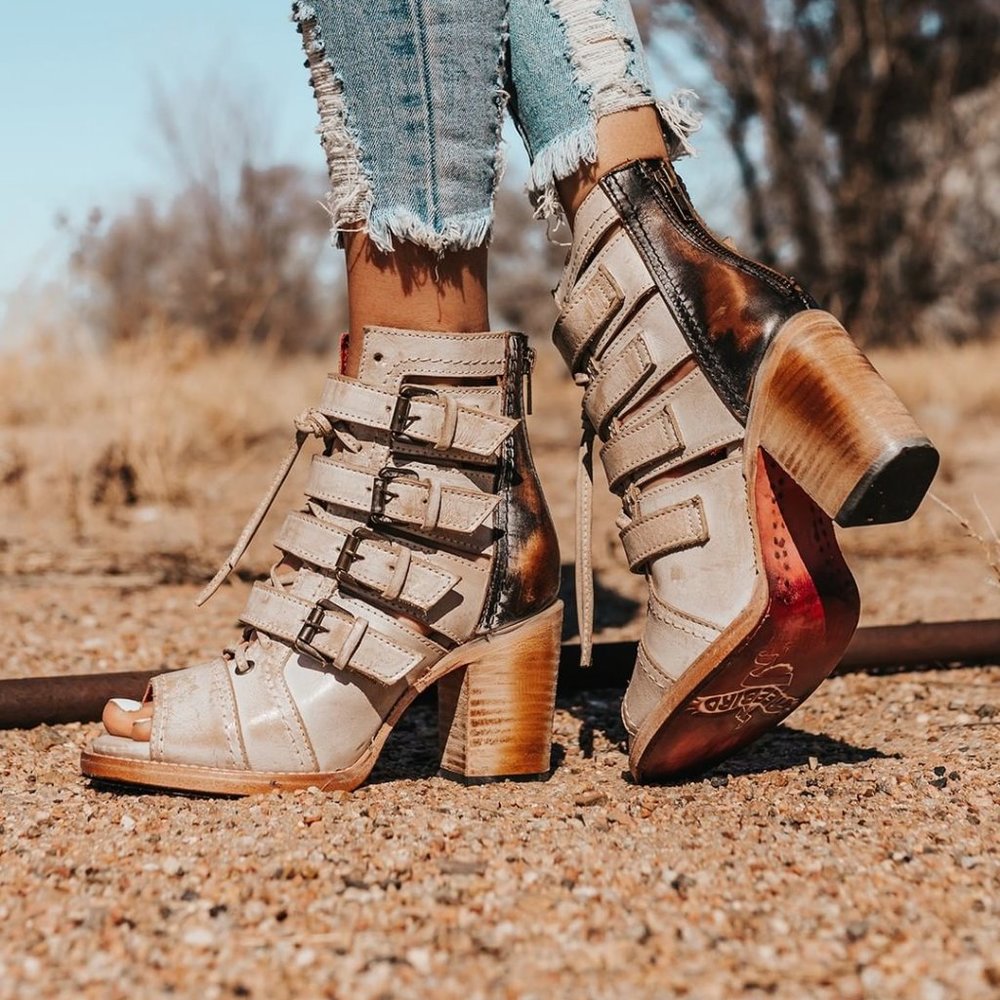 FREEBIRD BRAEDEN SIZE 8 - ICE **RARE**